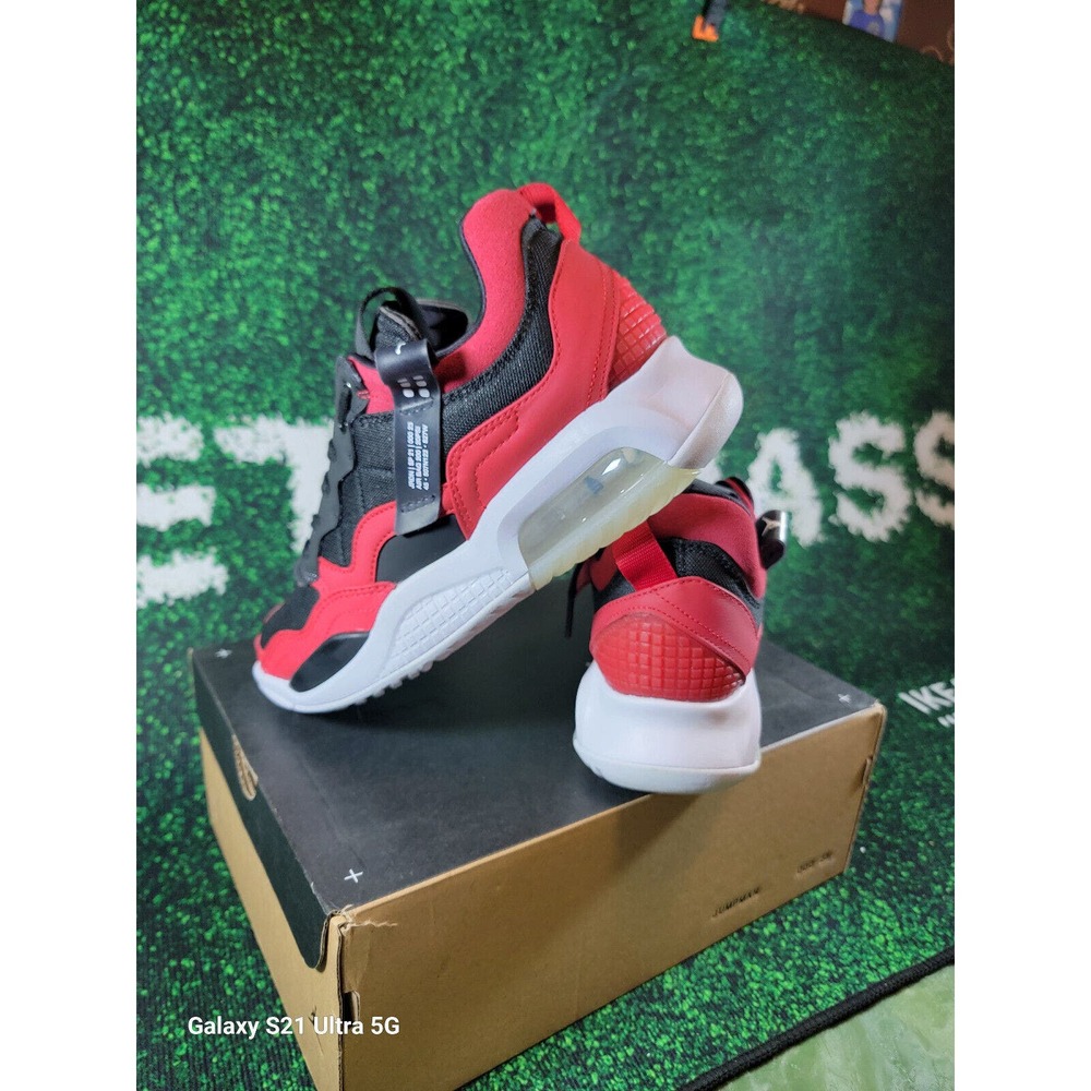 Jordan MA2 Bred W - CW5992-600 Size 10.5 - with original box excellent condition - Picture 3 of 13